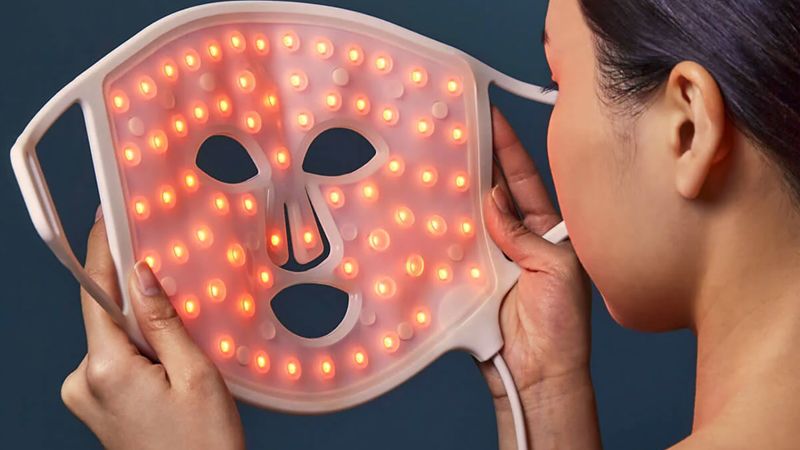 ILLUMINATING SKIN EVALUATING RED LIGHT THERAPY AS AN ACNE TREATMENT IN LAHORE